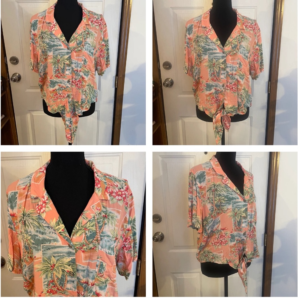 American Eagle Outfitters Hawaiian Short Sleeve Top